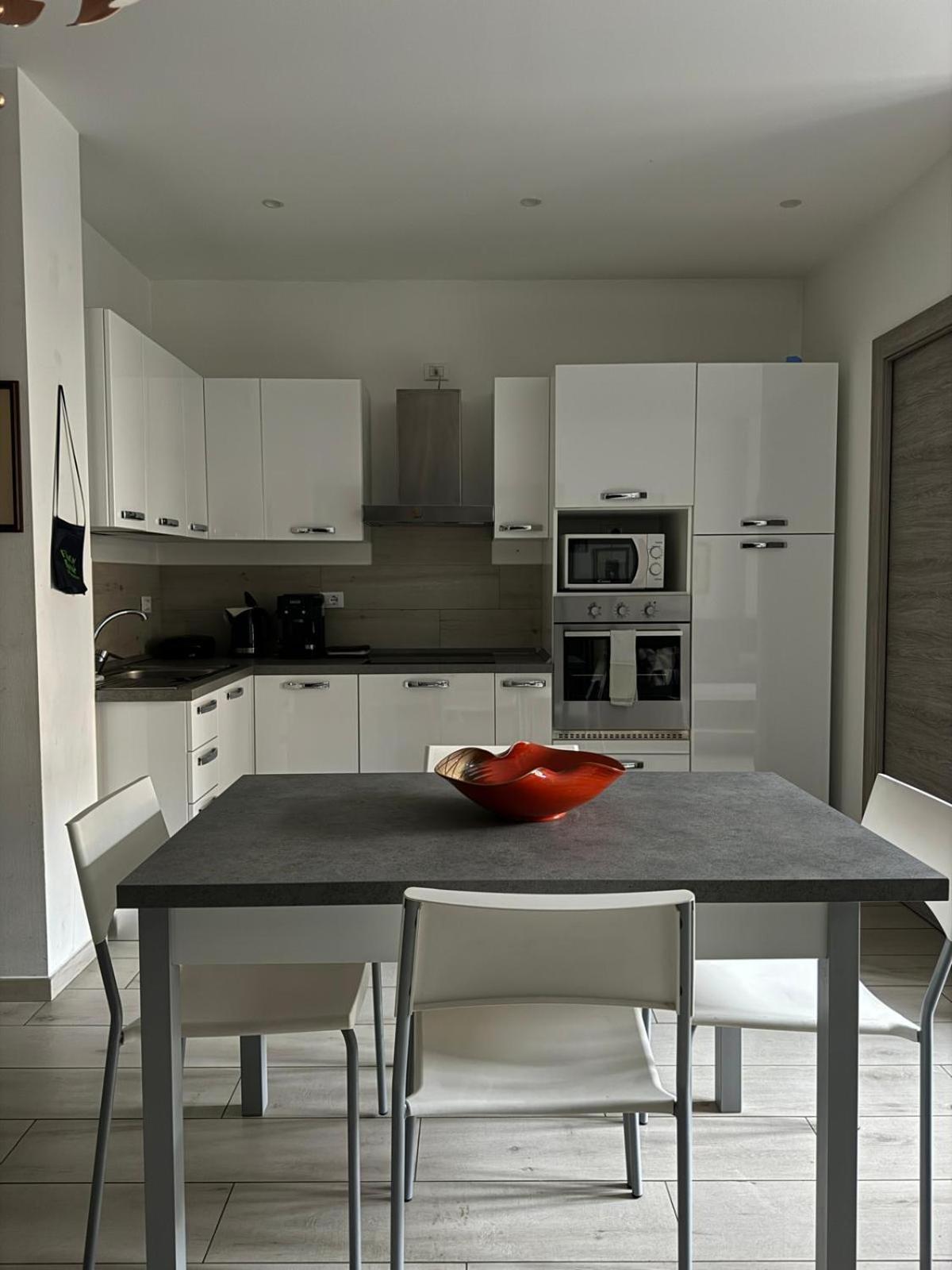 The Lighthouse - Central Apartment אאוסטה מראה חיצוני תמונה